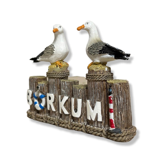 Möwen auf Poller Borkum